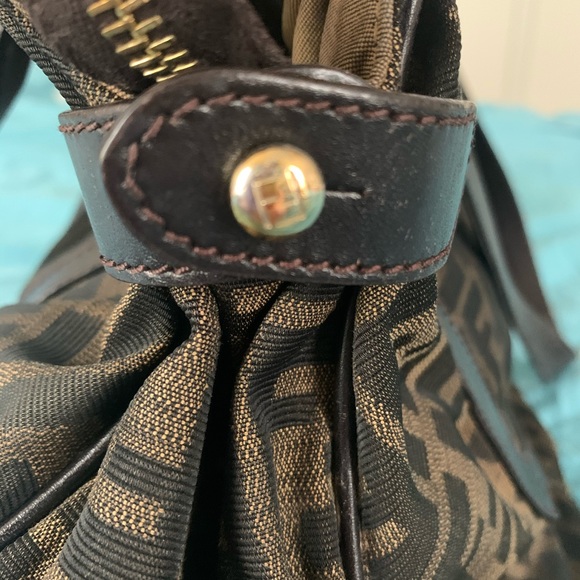 Authentic Fendi - Picture 4 of 8